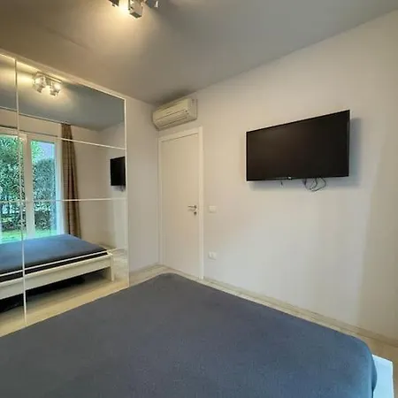 Luxury View 2 Bed Паденге-суль-Гарда